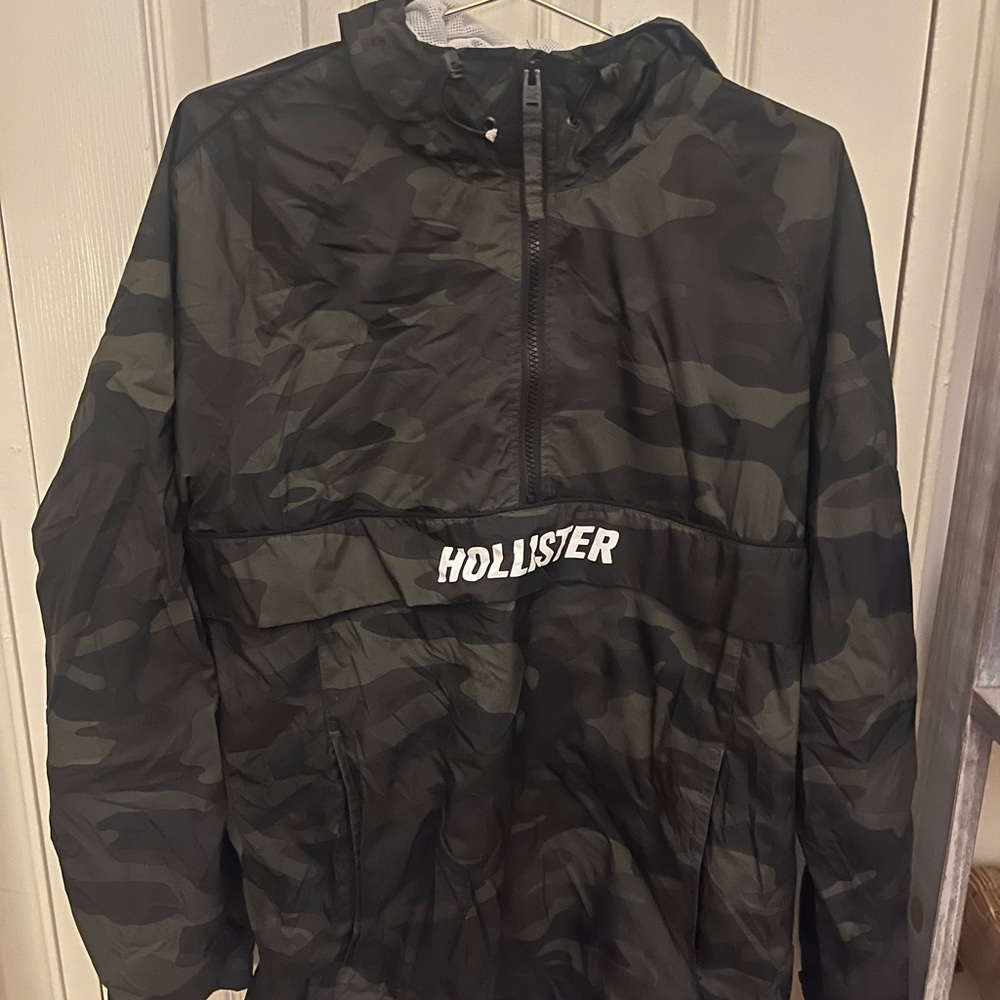 Hollister Black and Green Camouflage Pullover